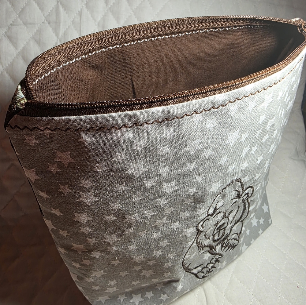 Gray Star Patterned Pouch with Bear Design - Picture 3 of 4